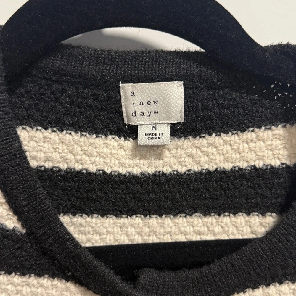 a new day Black and Cream Striped Cardigan Boxy Boucle Medium EUC